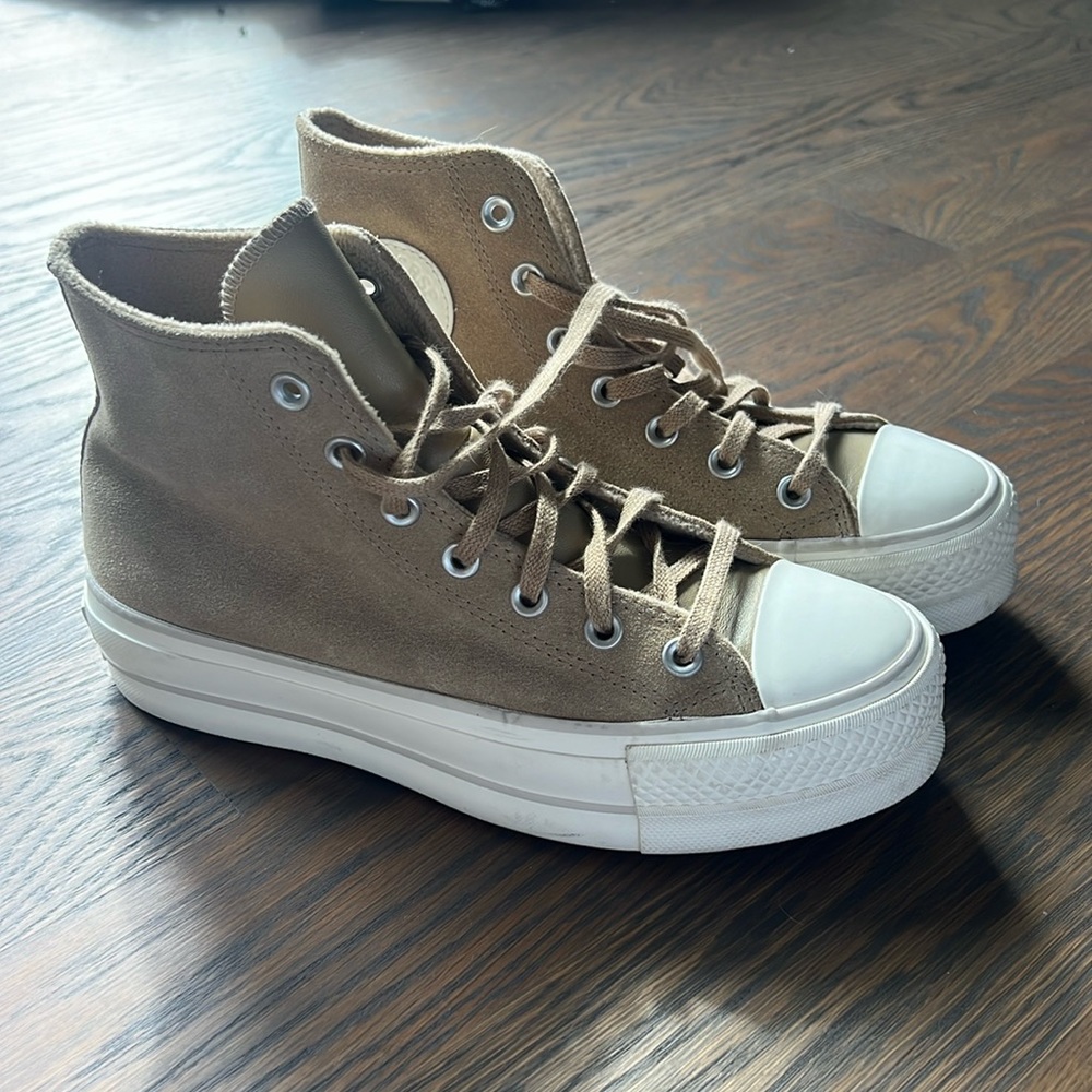 Suede platform converse